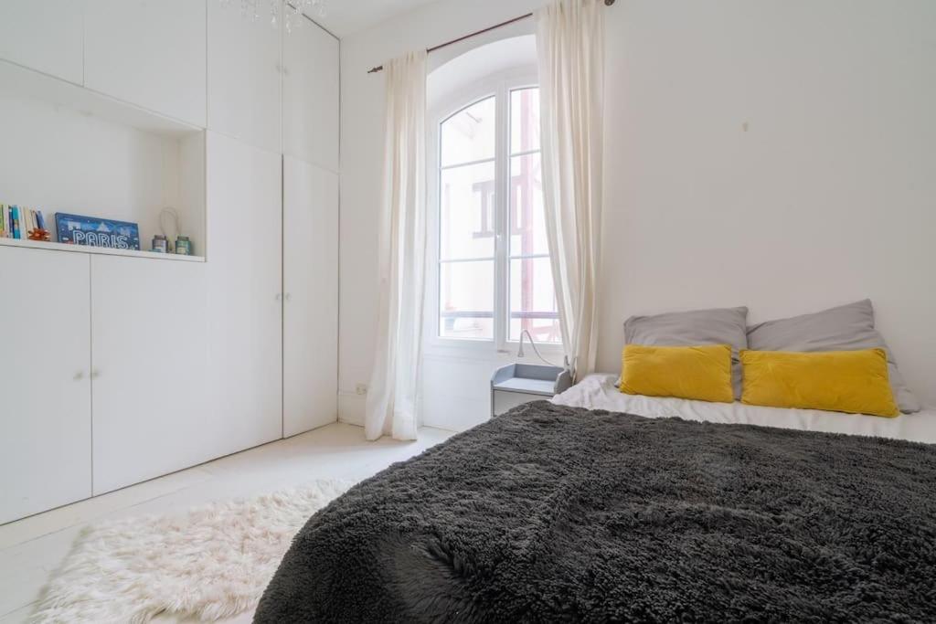 Grand Duplex Montmartre Apartment Paris Exterior foto